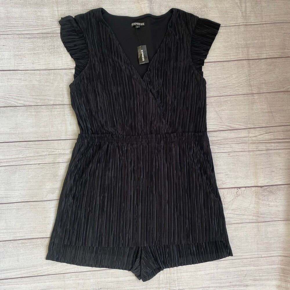 Express women L V-Cut crepe romper w/flutter sleeve & elastic waist brand new
